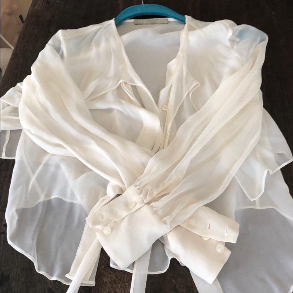 Alvin Valley delicate white bow tie blouse